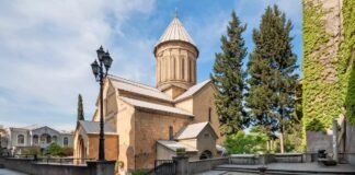 ხვალ სიონის საპატრიარქო ტაძარში ილია II-ის სულის მოსახსენიებელი პანაშვიდი შესრულება