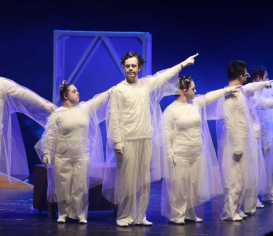 სოხუმის სახელმწიფო დრამატულ თეატრში სპექტაკლის „მადლობა, მიყვარხარ, მაპატიე“ პრემიერა გაიმართა