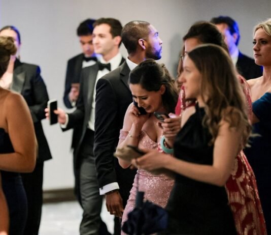 თეთრი სახლის კორესპონდენტთა ასოციაციის სადილზე, რომელსაც დონალდ ტრამპიც ესწრებოდა, შეიარაღებულმა მამაკაცმა ცეცხლი გახსნა