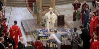 სამების საკათედრო ტაძარში გარდამოხსნის ტრადიციული წესი და მაცხოვრის დატირება შესრულდა