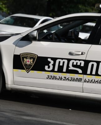პოლიციამ რუსთავში დიდი ოდენობით ჩადენილი თაღლითობის ბრალდებით ერთი პირი დააკავა