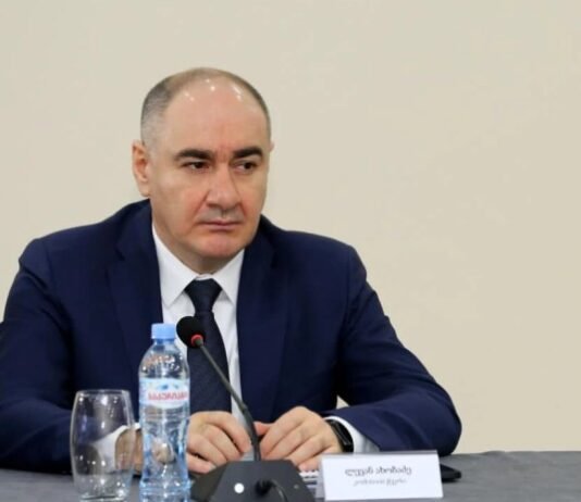 ქრთამის აღების ფაქტზე დაკავებულ, სახელმწიო უსაფრთხოების სამსახურის უფროსის ყოფილ მოადგილეს, ლევან ახობაძეს პატიმრობა შეეფარდა