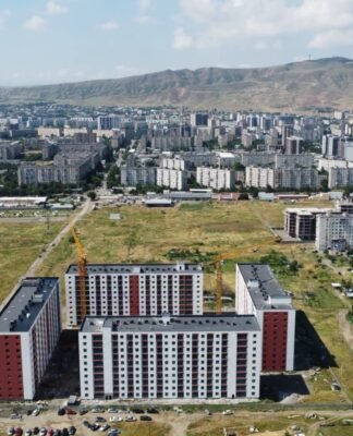რუსთავში, დევნილი ოჯახების განსახლების მიზნით, თანამედროვე სტანდარტების შესაბამისი საცხოვრებელი კომპლექსის მშენებლობა აქტიურ რეჟიმში გრძელდება