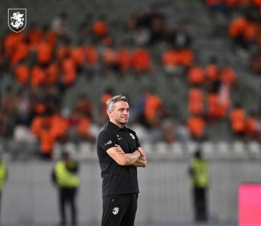 საქართველოს ეროვნულ საფეხბურთო ნაკრებს რამაზ სვანაძე უხელმძღვანელებს